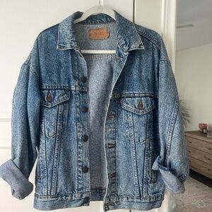 Levi’s Vintage Denim Jacket (oversized)